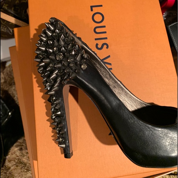 Authentic Studded with Crystal heels ,Brand new - Picture 2 of 4